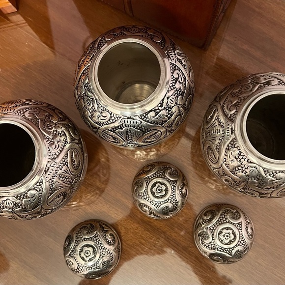 Three silver plated, small animal urns for cremains. - Picture 5 of 10